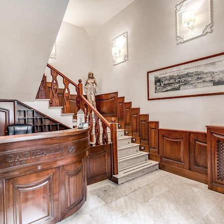 Garibaldi Suite Napels Buitenkant foto