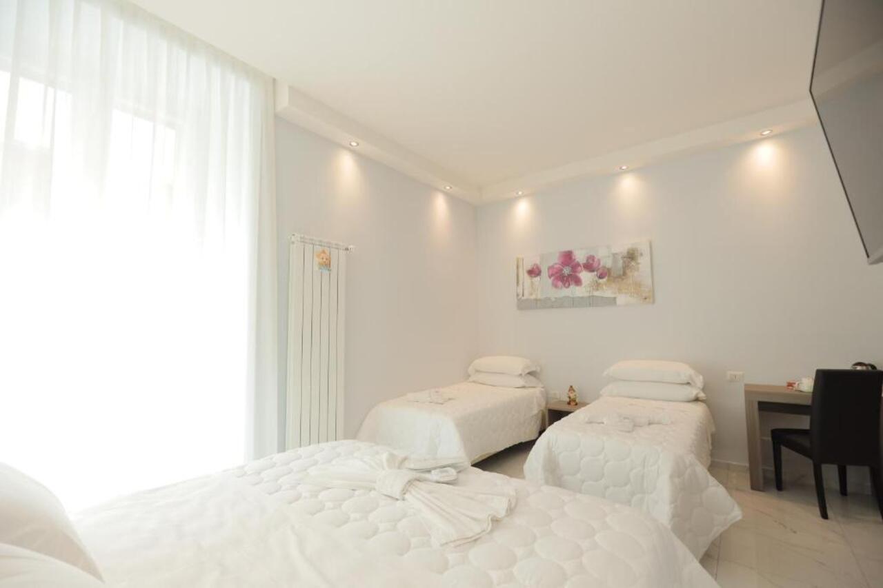 Garibaldi Suite Napels Buitenkant foto
