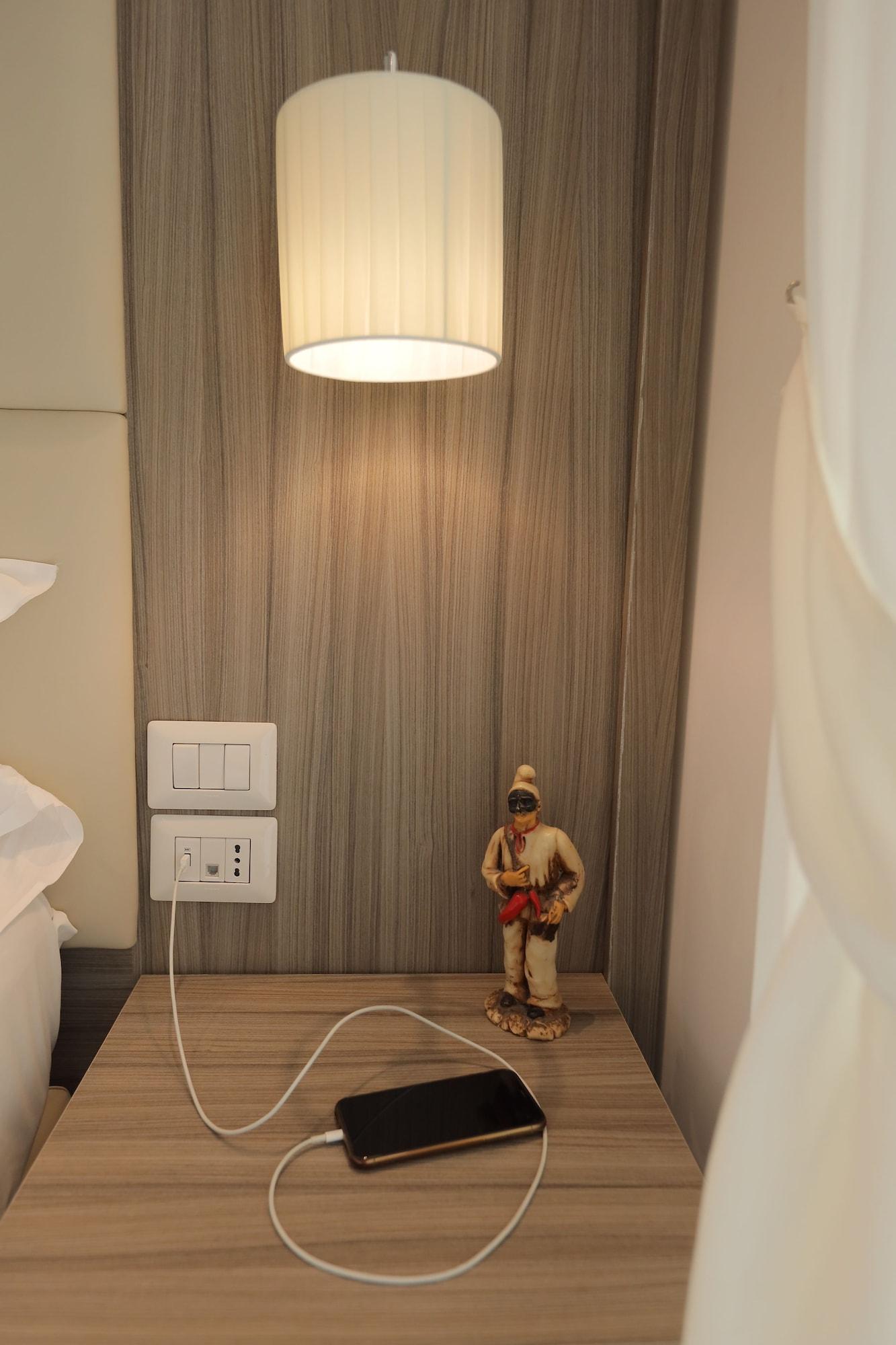 Garibaldi Suite Napels Buitenkant foto