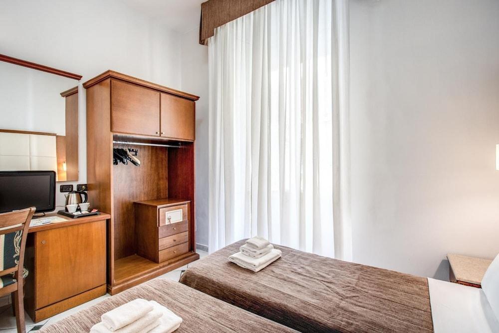 Garibaldi Suite Napels Buitenkant foto