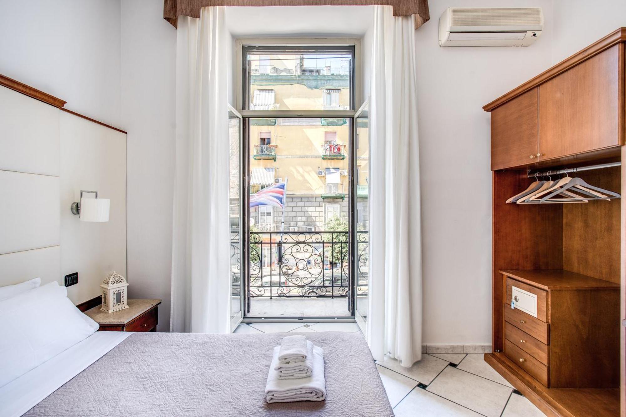 Garibaldi Suite Napels Buitenkant foto