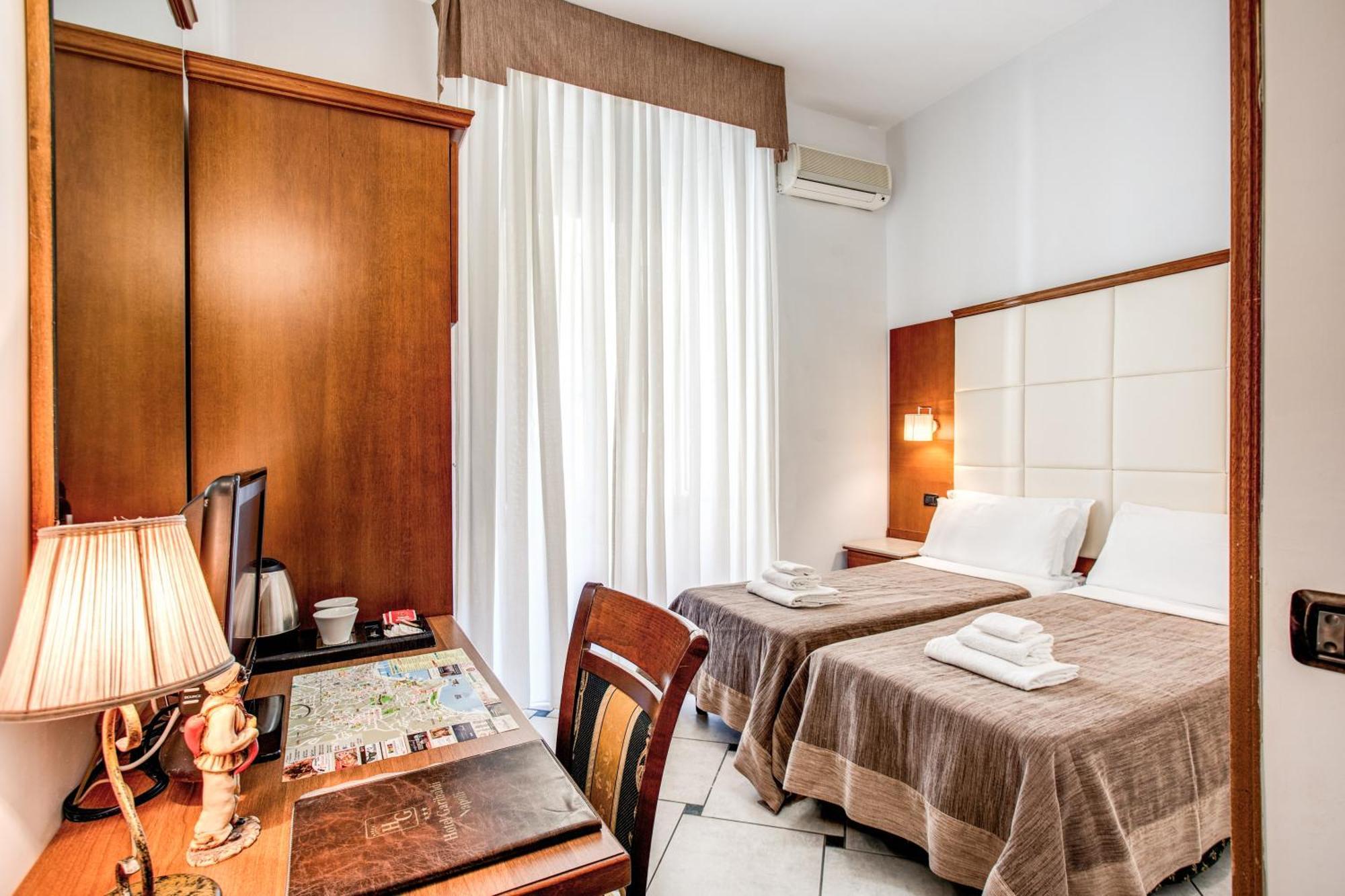 Garibaldi Suite Napels Buitenkant foto