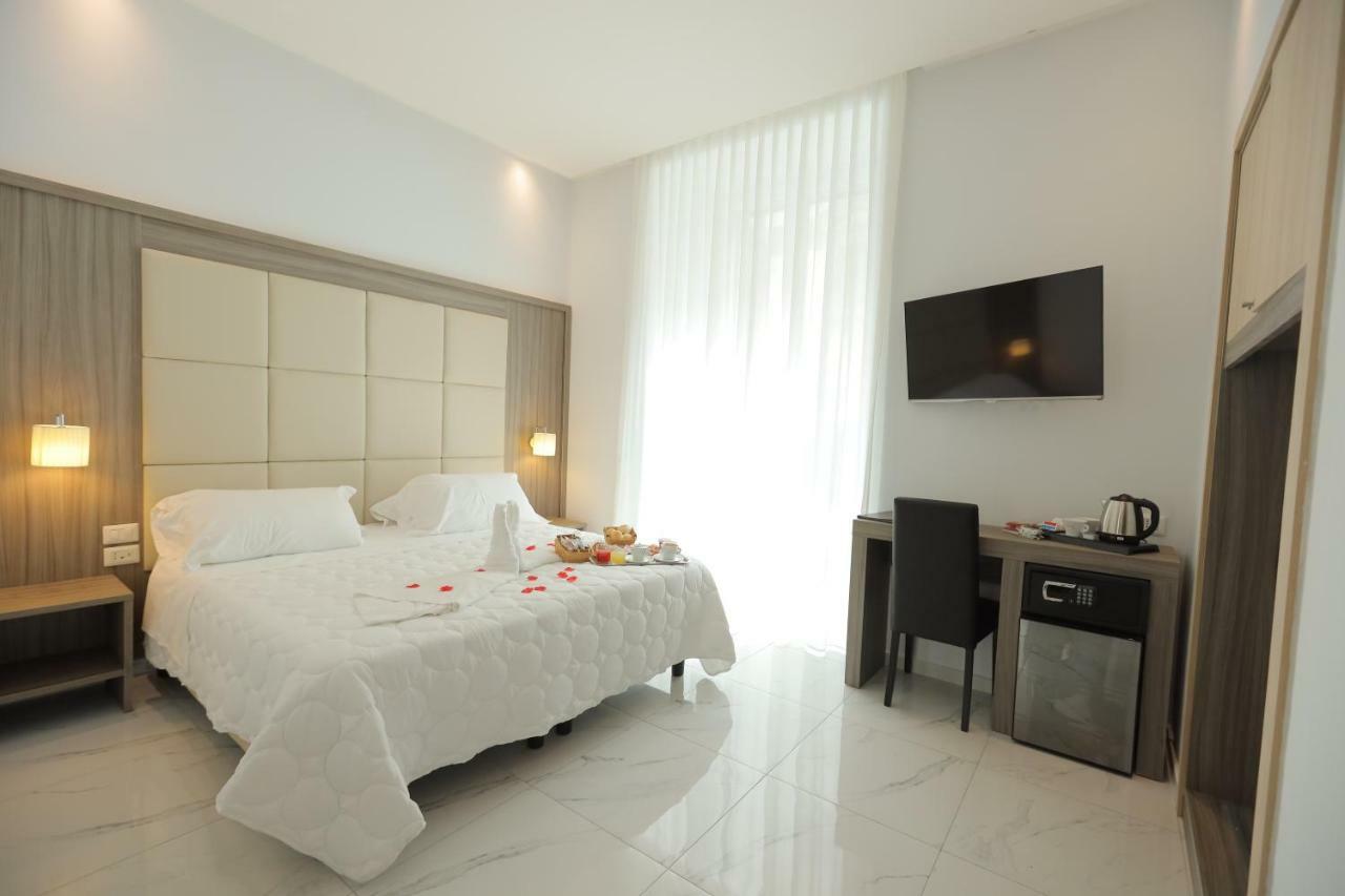 Garibaldi Suite Napels Buitenkant foto