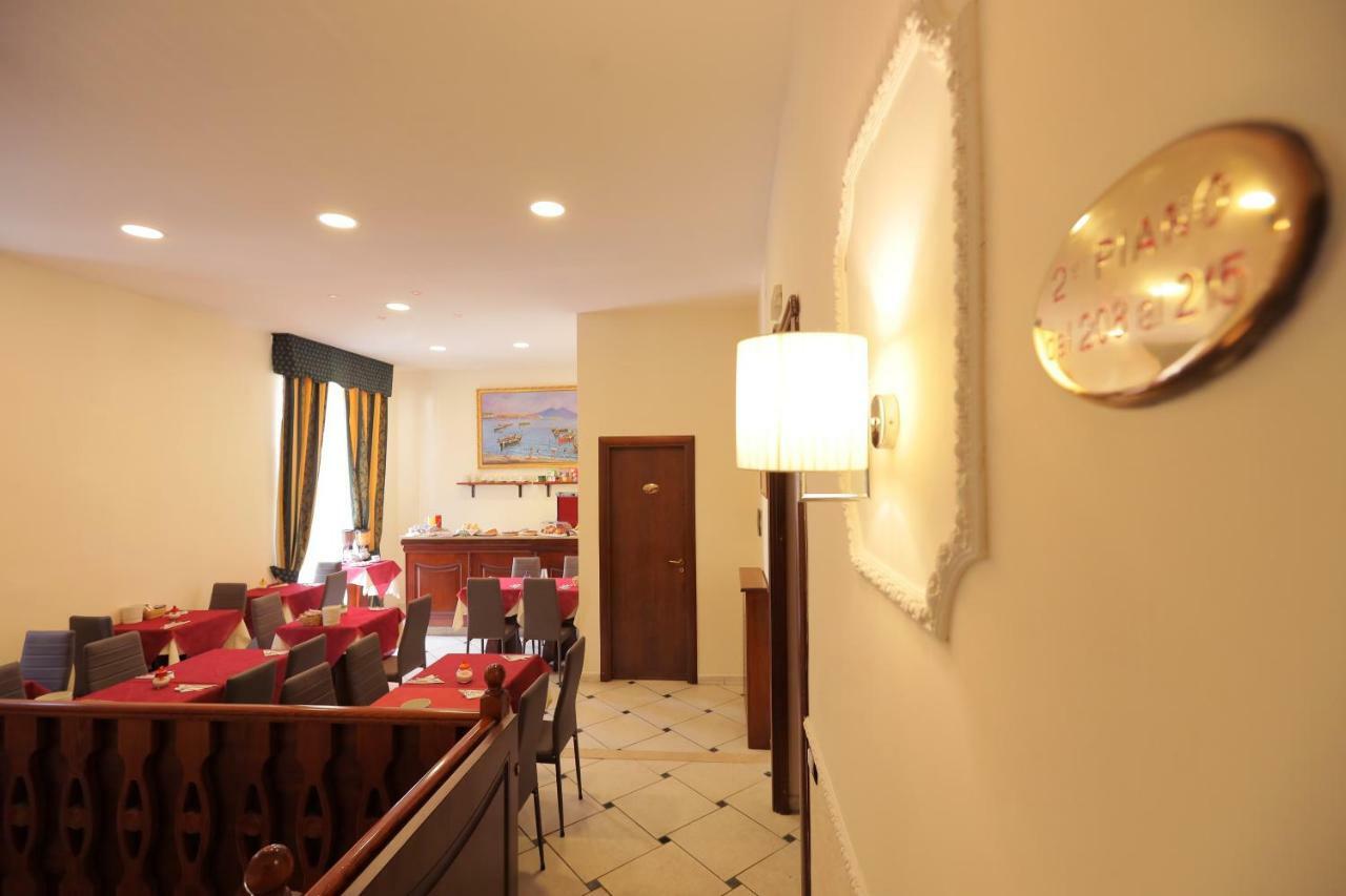 Garibaldi Suite Napels Buitenkant foto