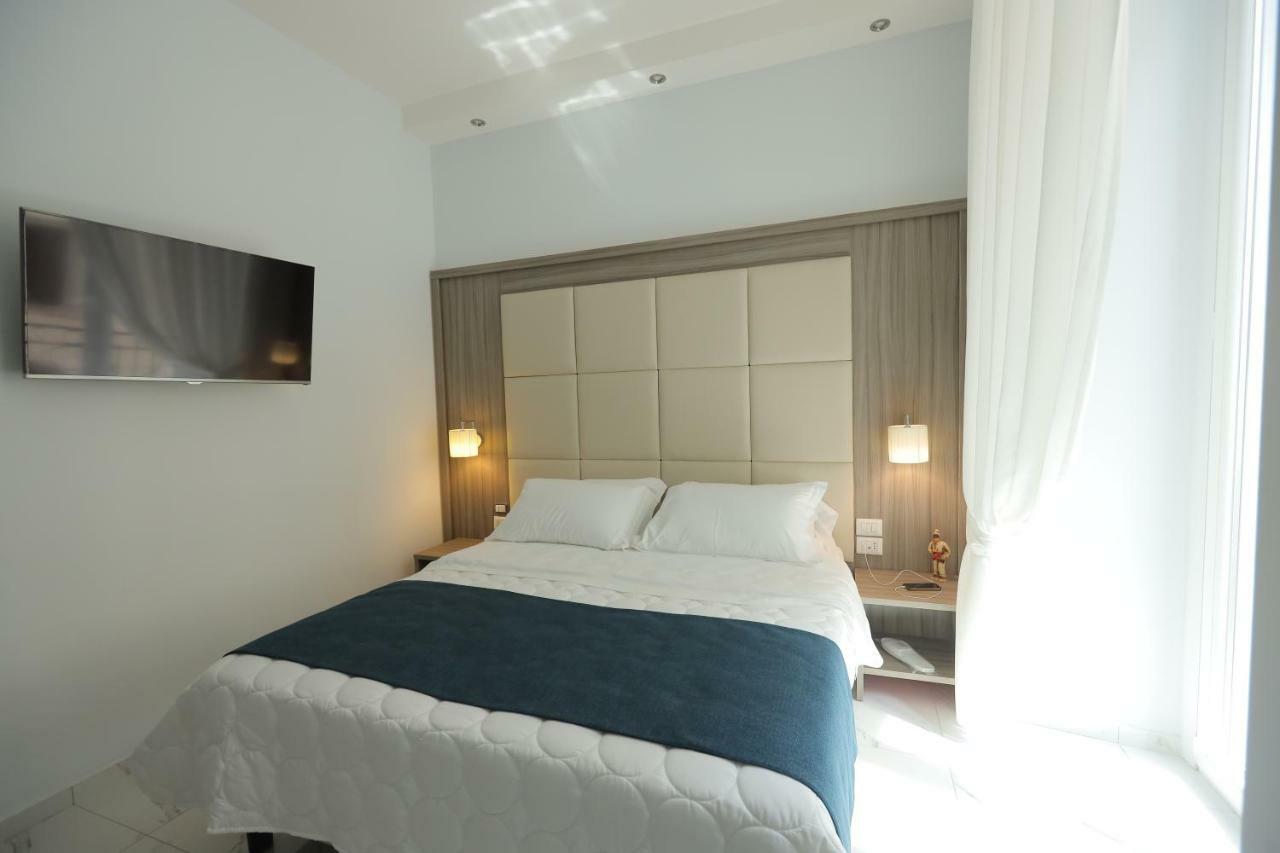 Garibaldi Suite Napels Buitenkant foto