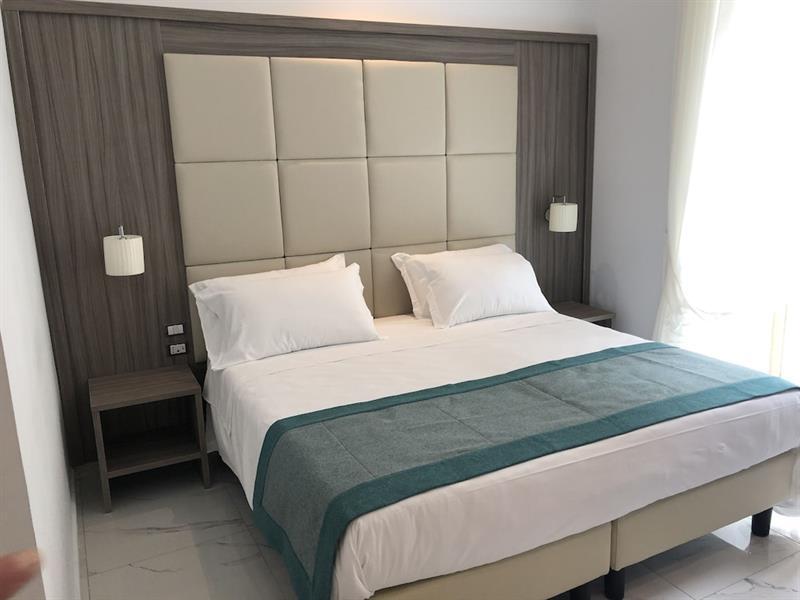 Garibaldi Suite Napels Buitenkant foto